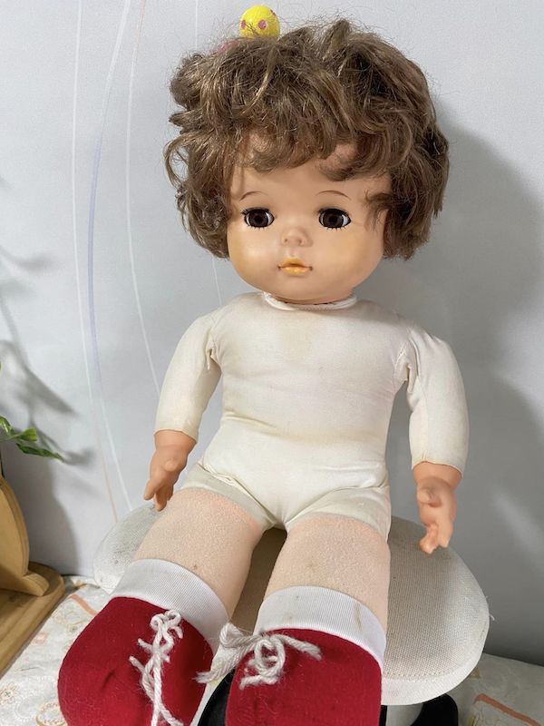 修理前　可愛いお人形が届きました。昭和風の元気な女の子になれる様に、お手伝いしますよ。